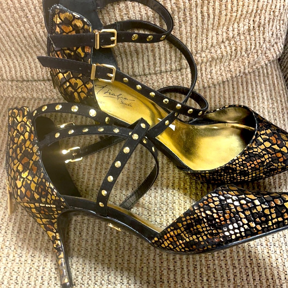 Gorgeous Leopard Print- Snake Print Embossed Heels - image 1